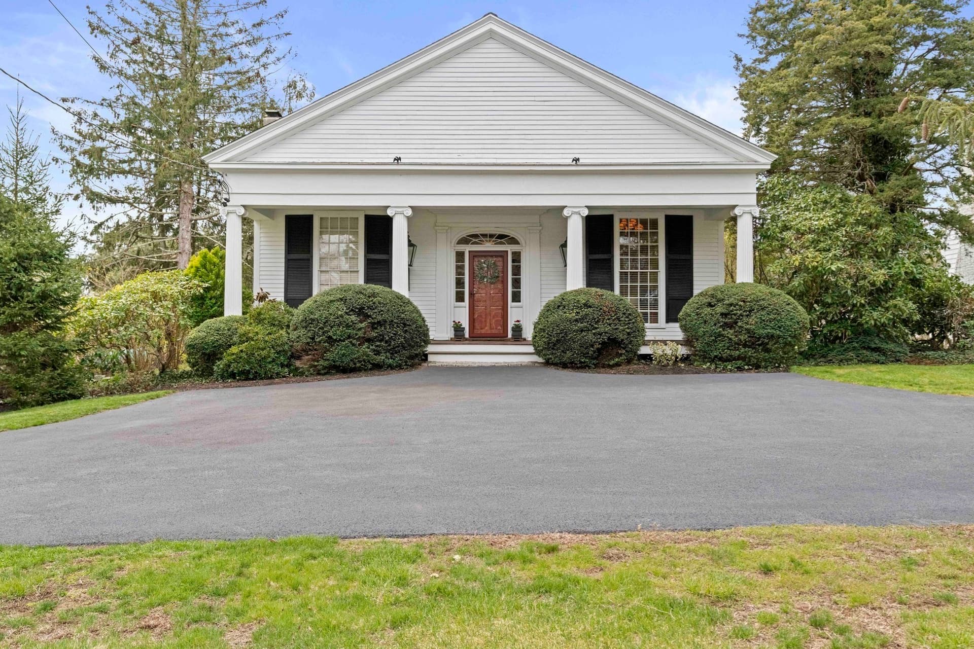 Single Family Residence at 599 Moraine St, Marshfield MA 02050, photo 2 of 41