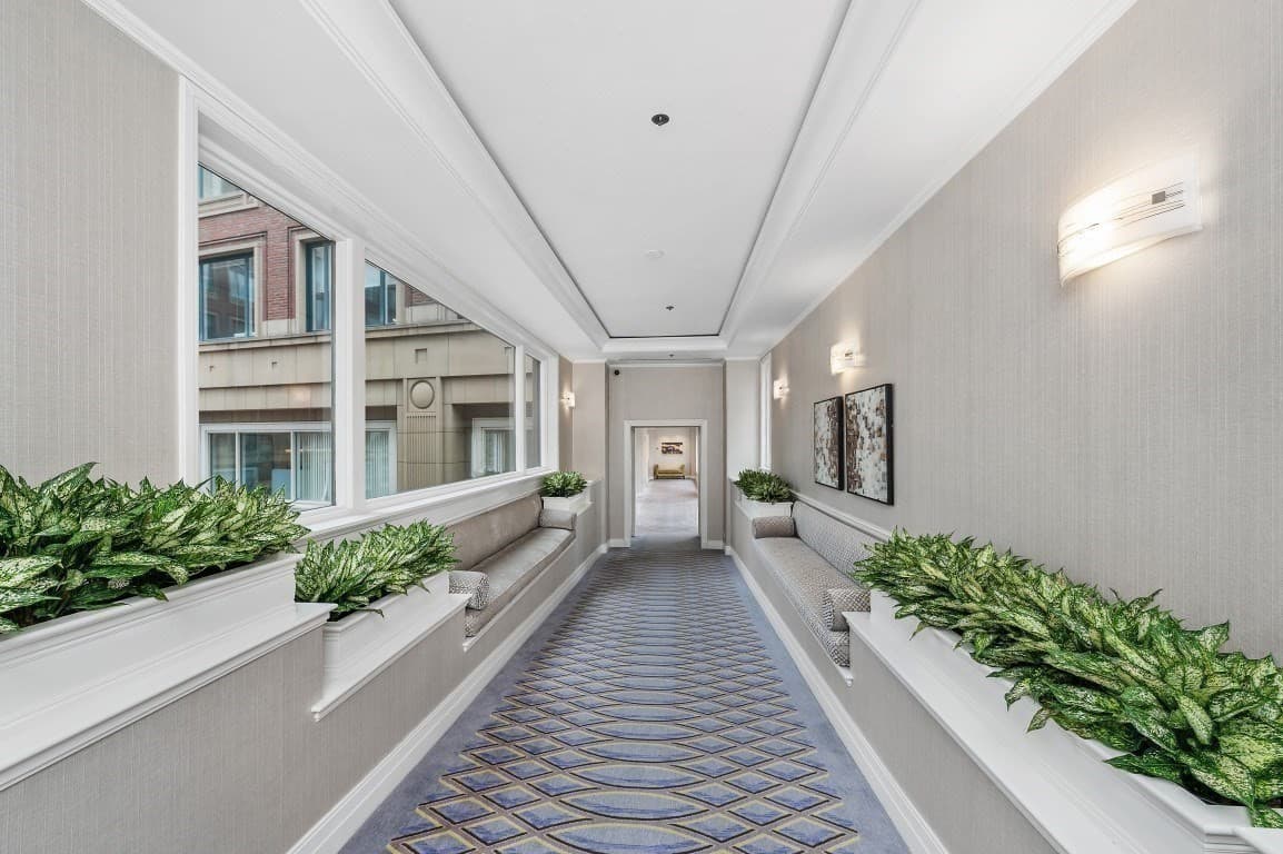 Condominium at 20 Rowes Wharf, Boston MA 02110, photo 10 of 14