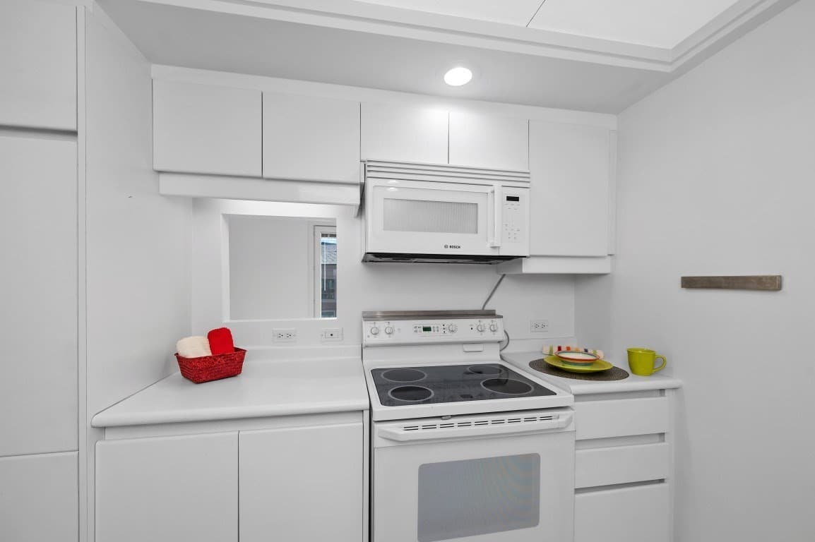 Condominium at 20 Rowes Wharf, Boston MA 02110, photo 4 of 14