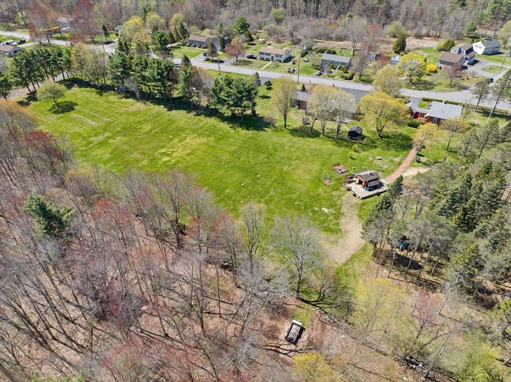 136 Chapel St, Gardner MA 01440 photo 4