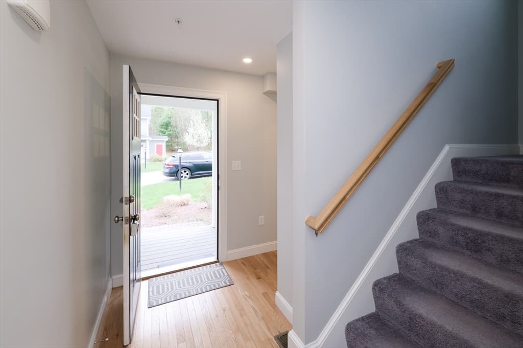 Condominium at 1202 Hazelwood Way # 1202, Clinton MA 01510, photo 3 of 39