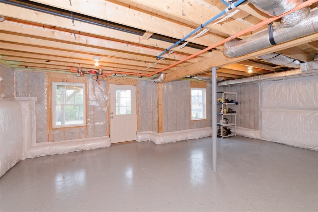 Condominium at 1202 Hazelwood Way # 1202, Clinton MA 01510, photo 32 of 39