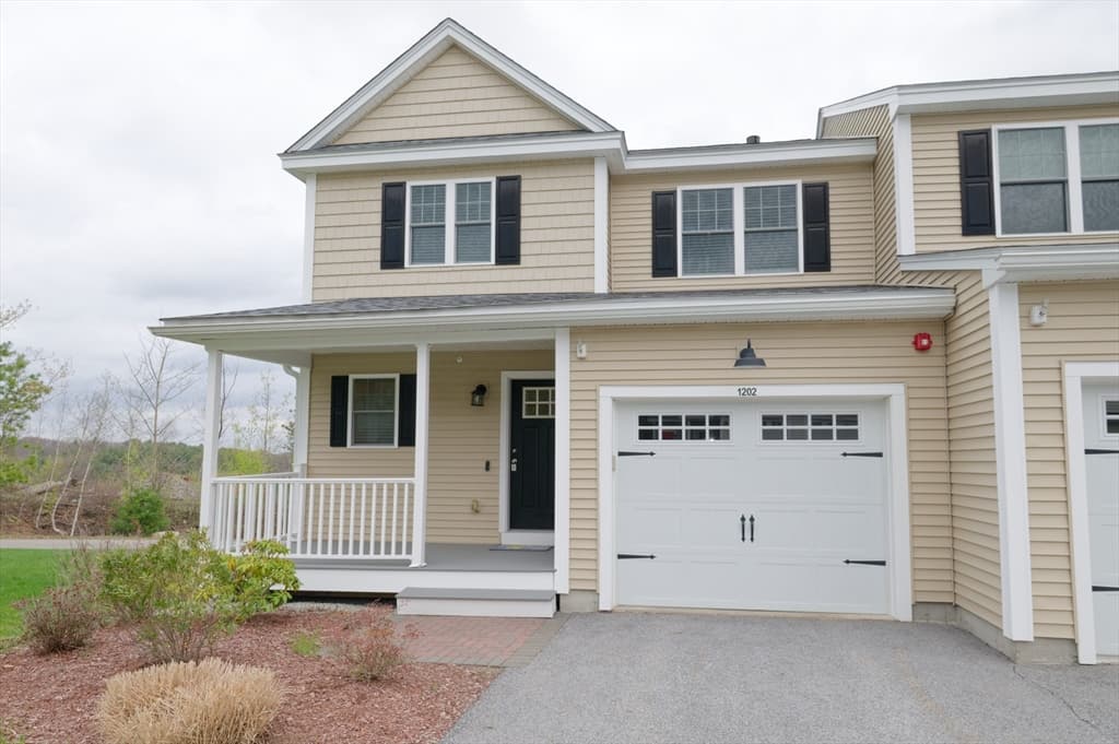 1202 Hazelwood Way # 1202, Clinton MA 01510