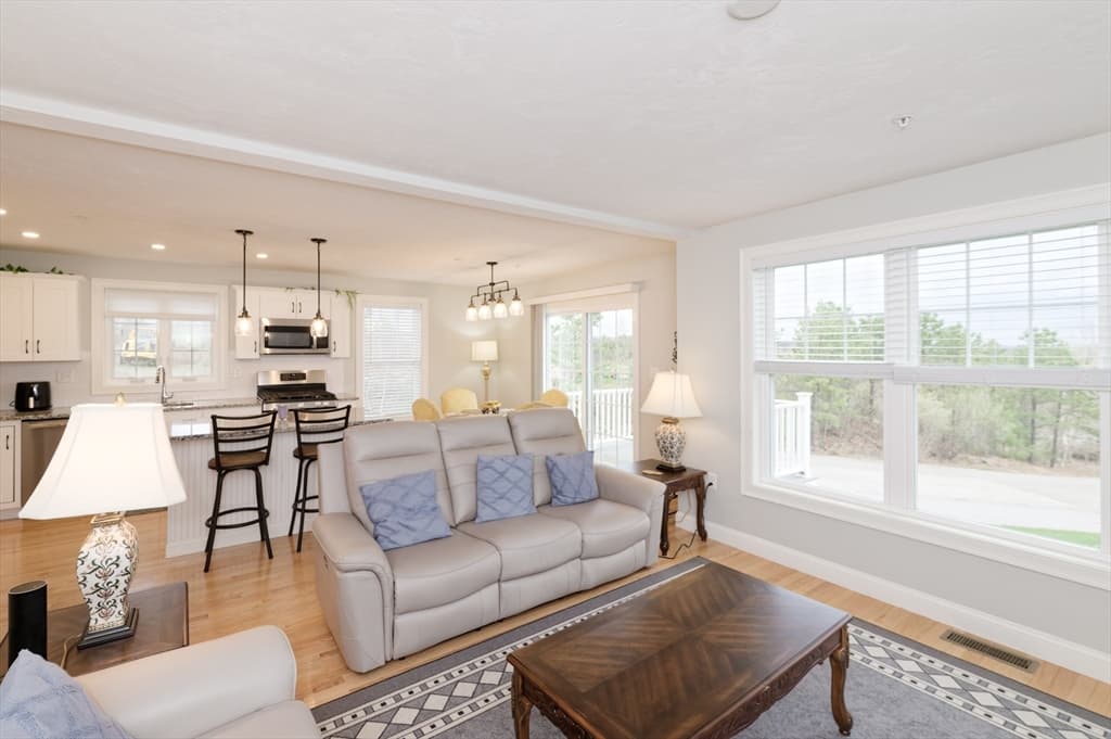 Condominium at 1202 Hazelwood Way # 1202, Clinton MA 01510, photo 5 of 39