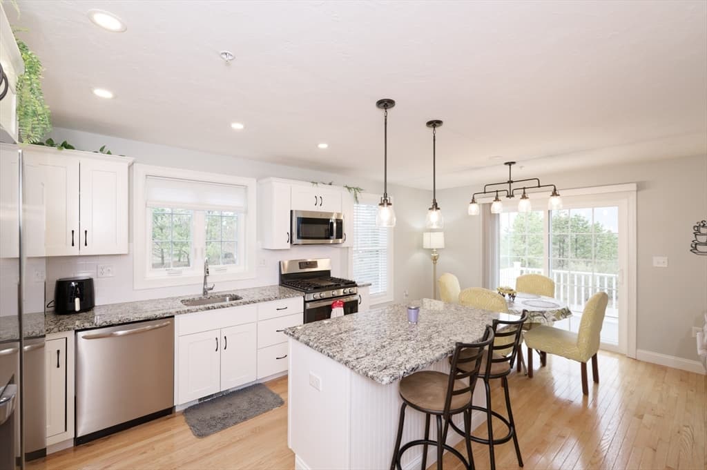 Condominium at 1202 Hazelwood Way # 1202, Clinton MA 01510, photo 9 of 39