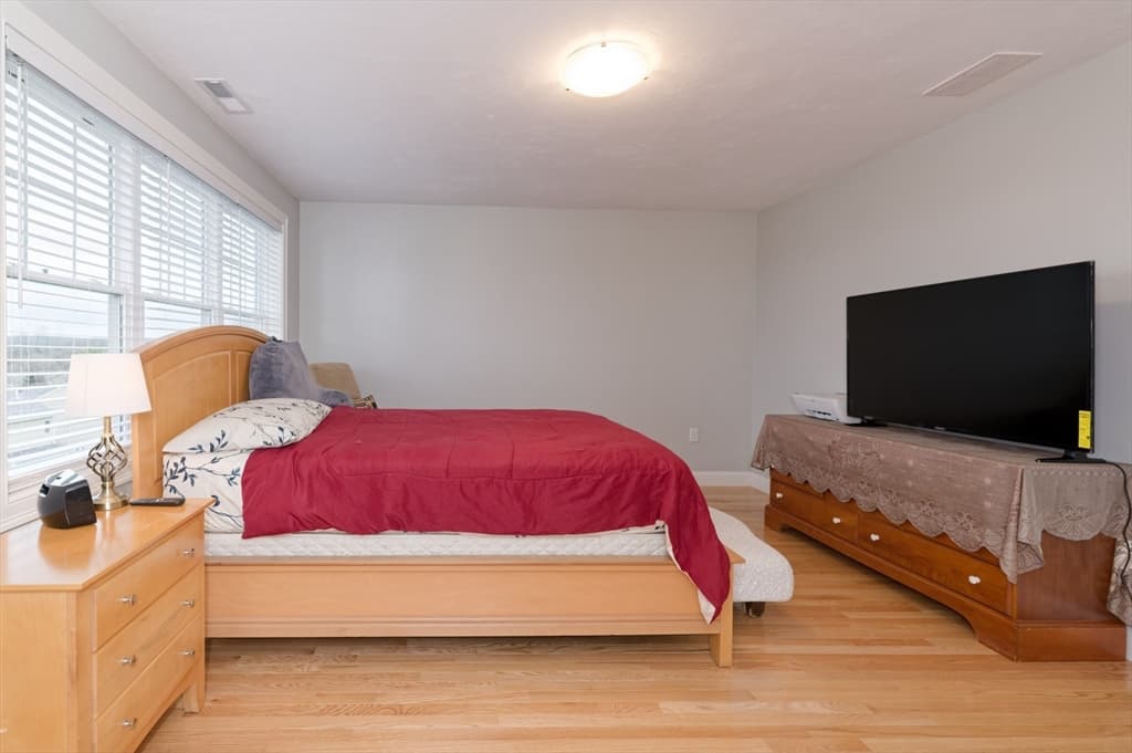 Condominium at 1202 Hazelwood Way # 1202, Clinton MA 01510, photo 19 of 39