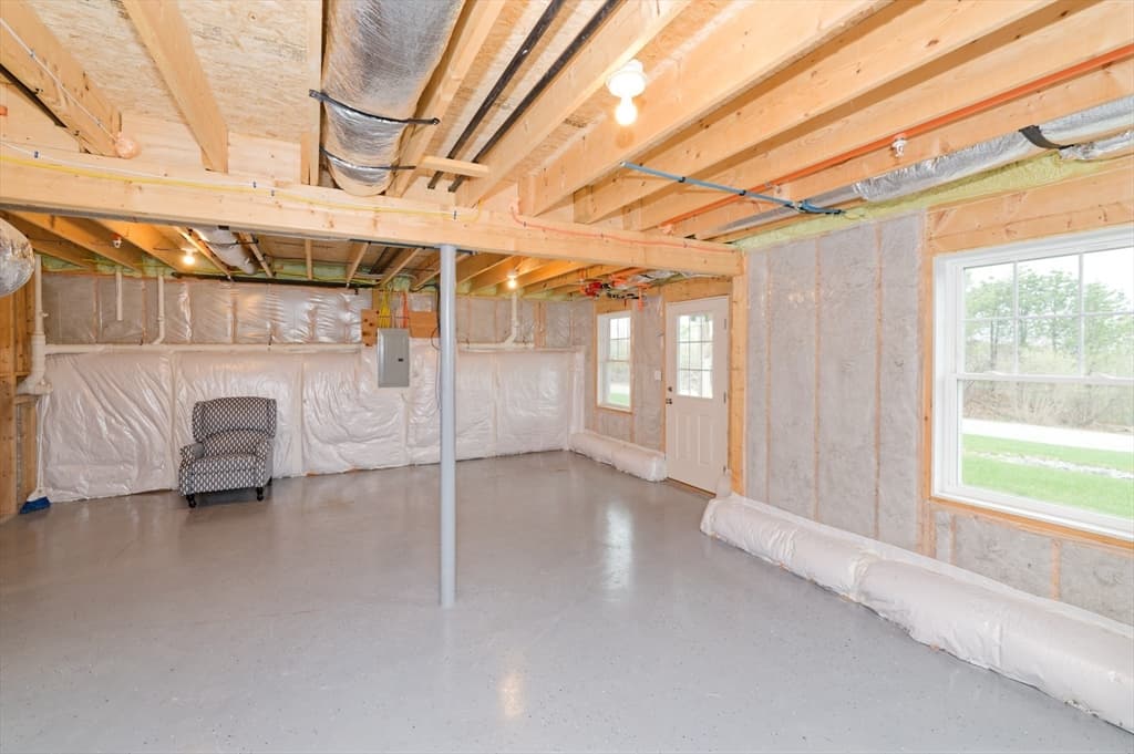 Condominium at 1202 Hazelwood Way # 1202, Clinton MA 01510, photo 31 of 39