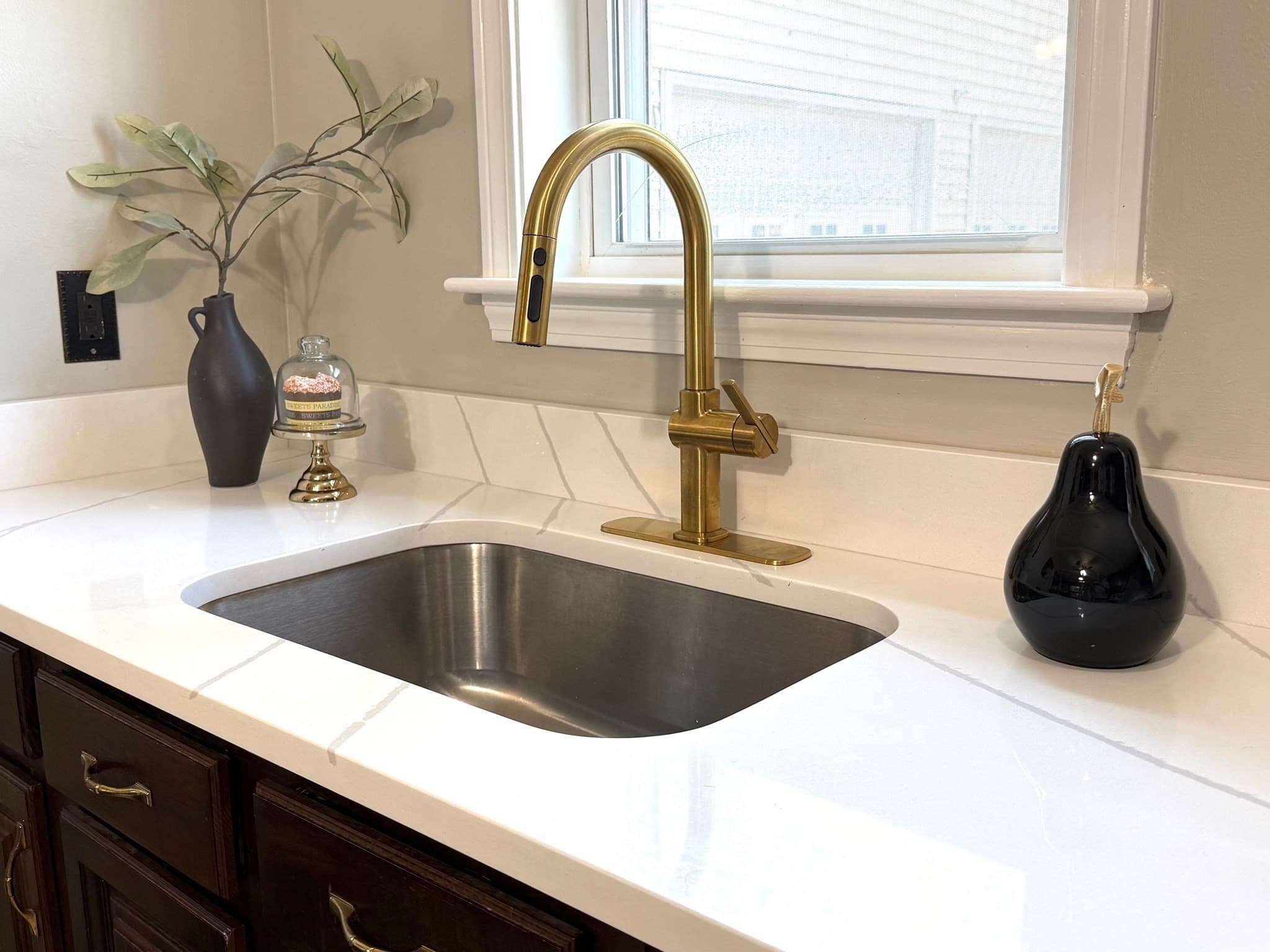 Single Family Residence at 91 Great Woods Road, Saugus MA 01906, photo 2 of 30
