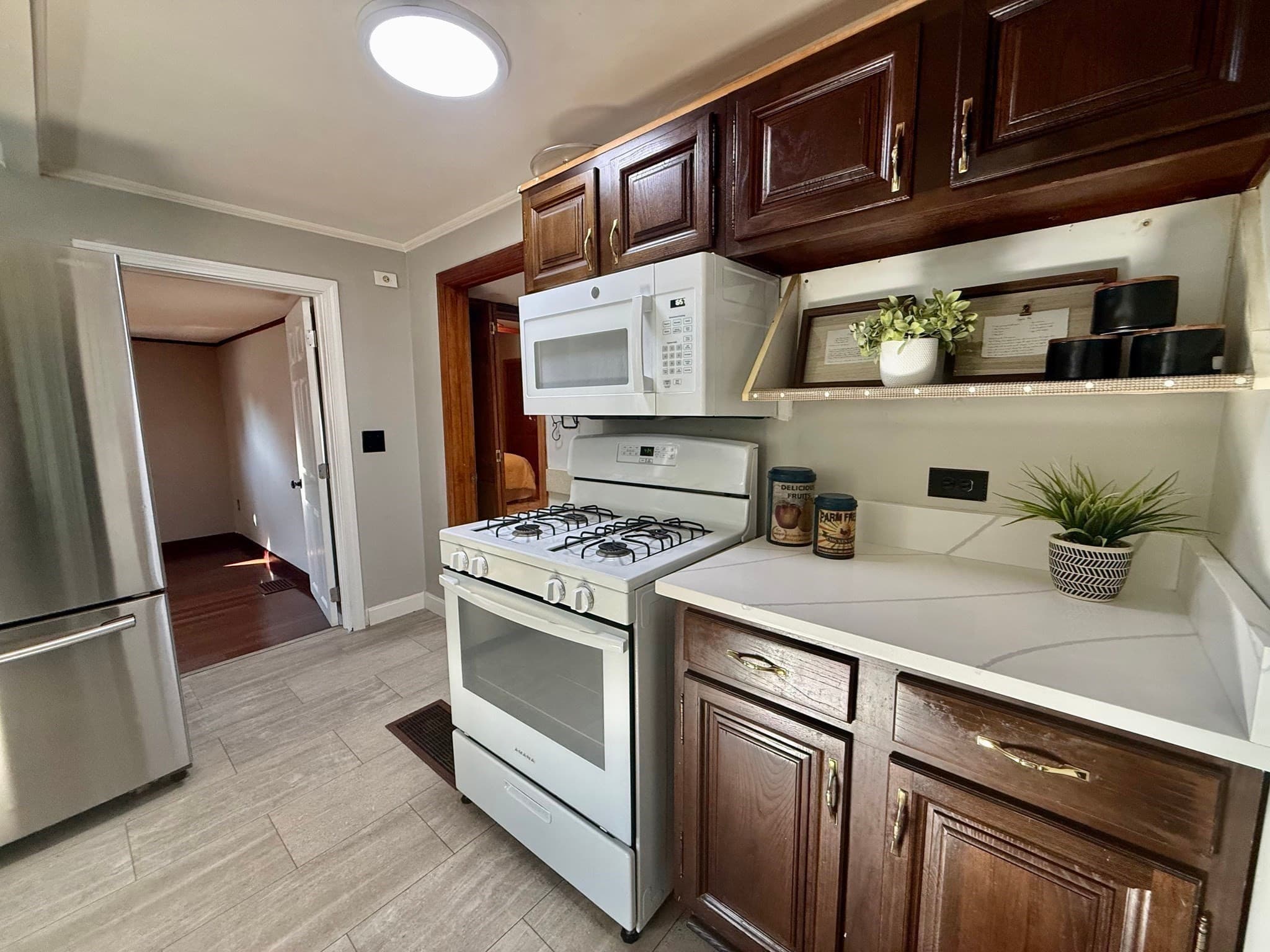 Single Family Residence at 91 Great Woods Road, Saugus MA 01906, photo 5 of 30