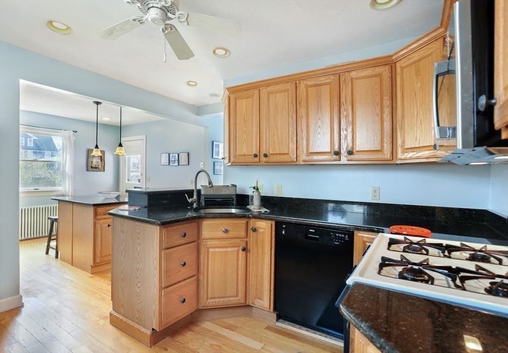 Single Family Residence at 12 L Street, Hull MA 02045, photo 9 of 31