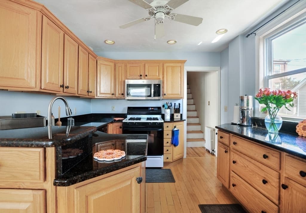 Single Family Residence at 12 L Street, Hull MA 02045, photo 8 of 31