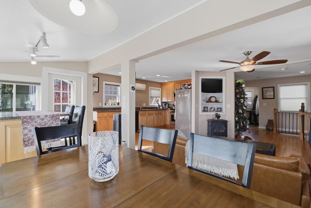 411B Lake Avenue, Worcester MA 01604 photo 9