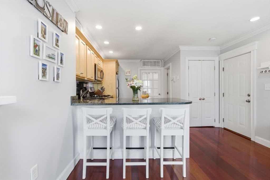 Condominium at 523 E 2nd St # 5, Boston MA 02127, Boston, photo 7 of 19