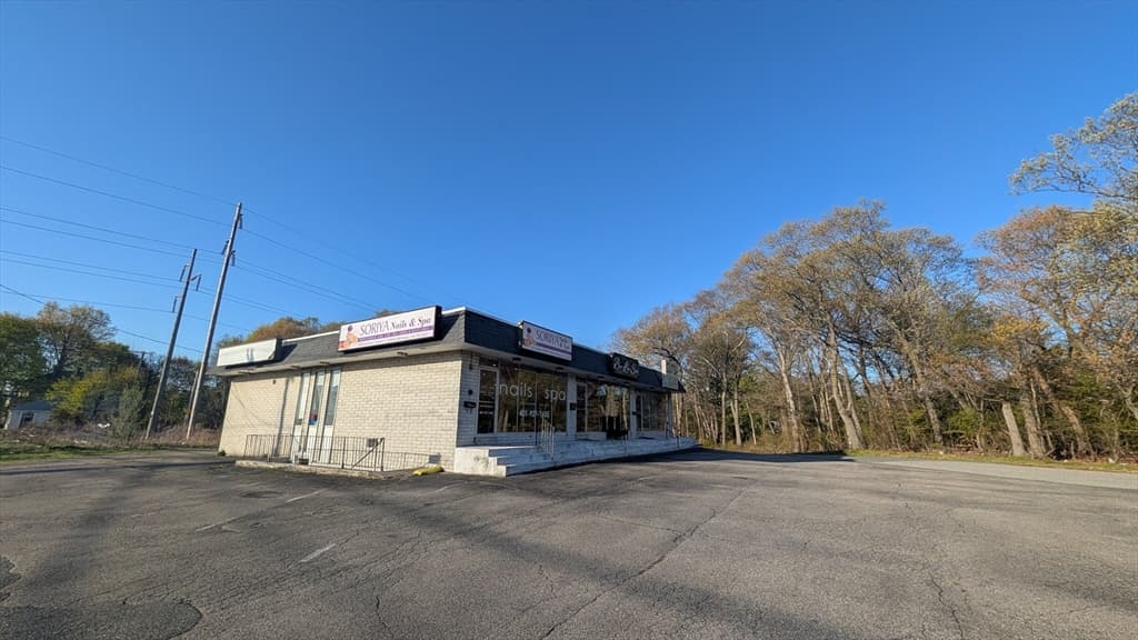 650 Greenwich Ave, Warwick RI 02886