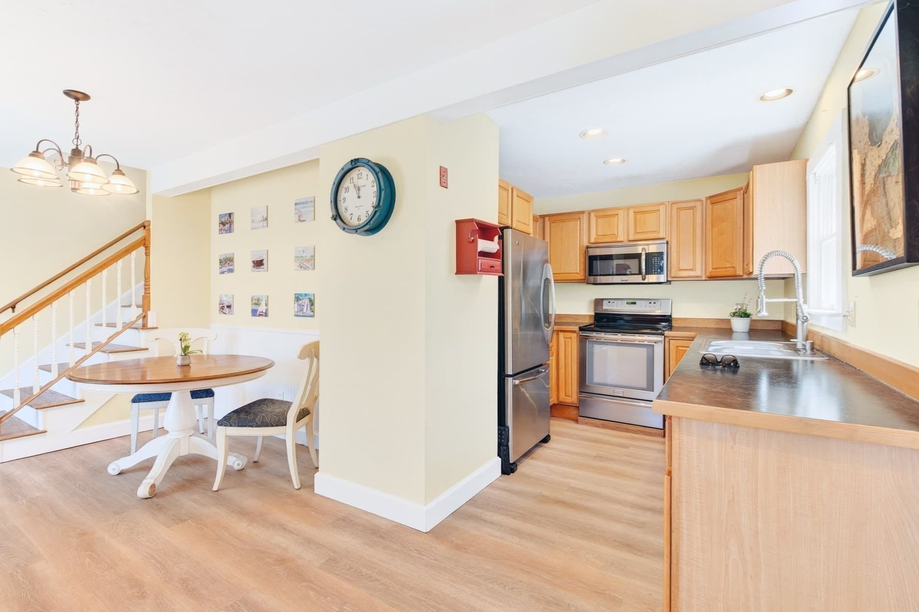 Single Family Residence at 138 County Rd, Falmouth MA 02556, photo 9 of 37