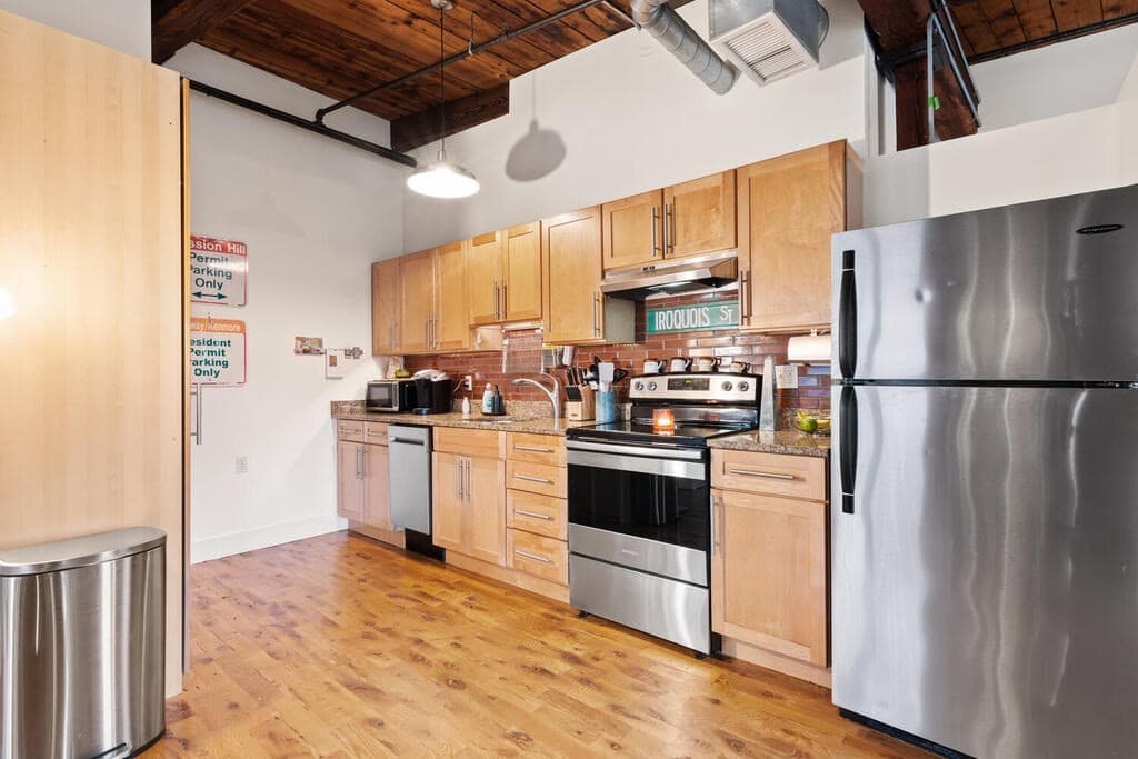 Condominium at 49 Munroe St # 406, Lynn MA 01901, photo 13 of 39