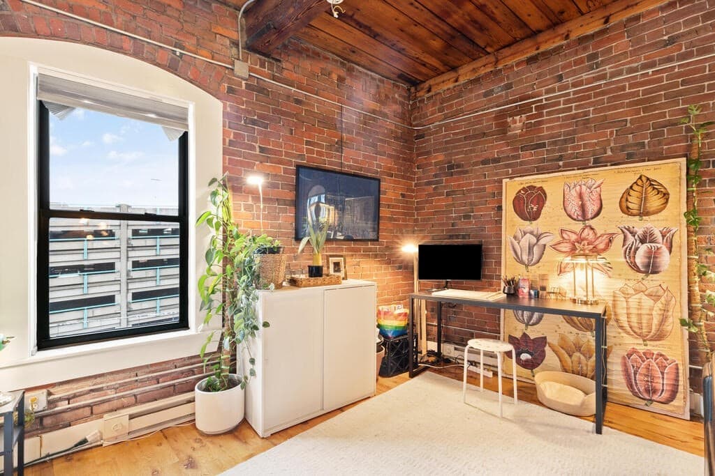 Condominium at 49 Munroe St # 406, Lynn MA 01901, photo 17 of 39