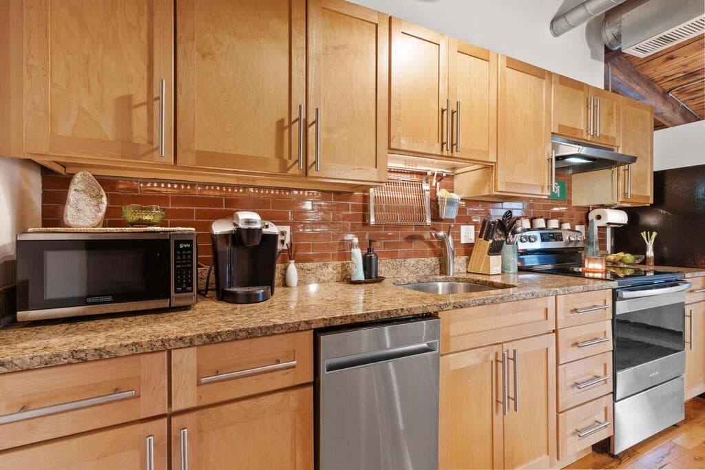 Condominium at 49 Munroe St # 406, Lynn MA 01901, photo 16 of 39