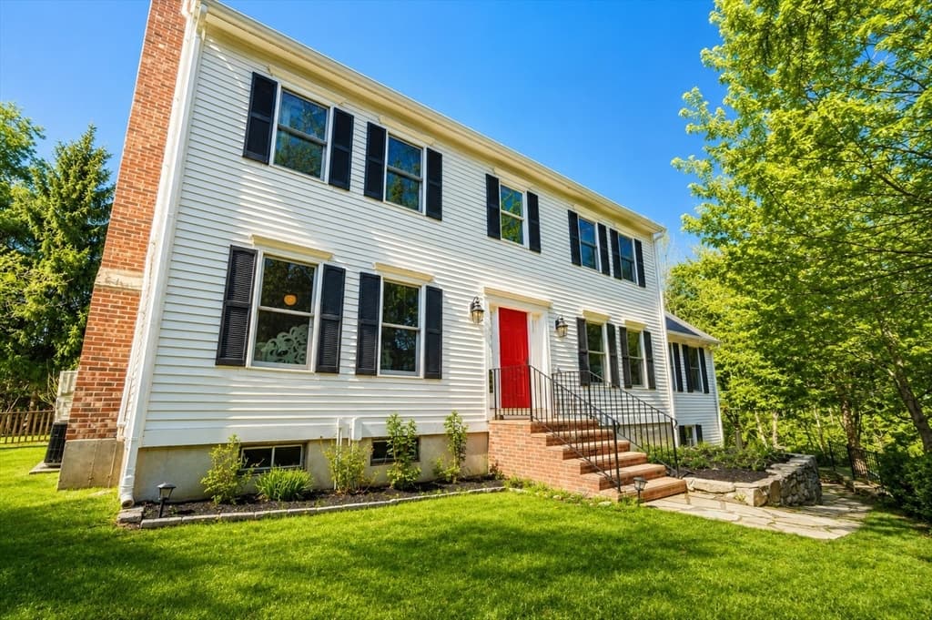 Single Family Residence at 48 Fitchburg St, Marlborough MA 01752, Marlborough, photo 4 of 42