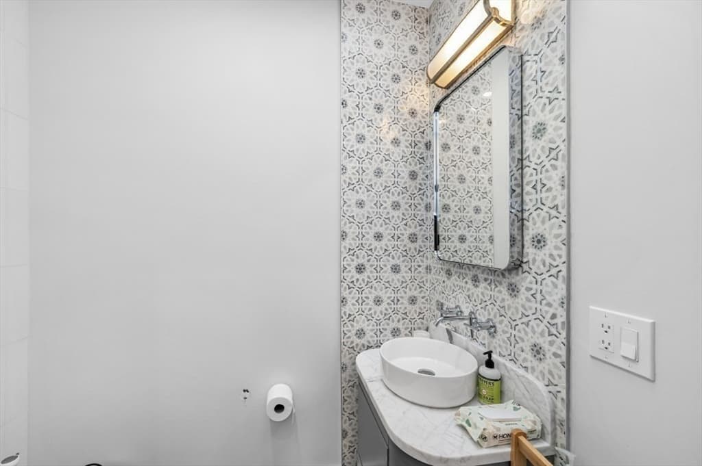 Single Family Residence at 208 Windsor Street, Cambridge MA 02139, Cambridge, photo 19 of 26