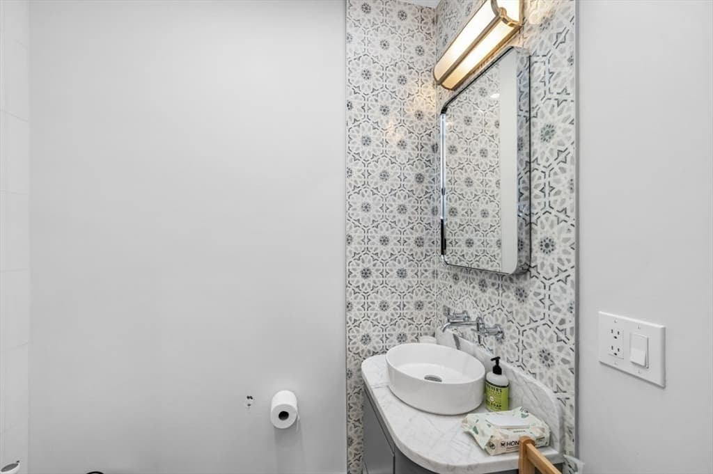 Condominium at 208 Windsor Street # 0, Cambridge MA 02139, Cambridge, photo 19 of 26