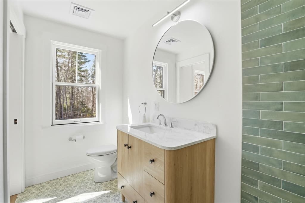 Single Family Residence at 26 Old Pottery Ln, Norwell MA 02061, photo 32 of 41