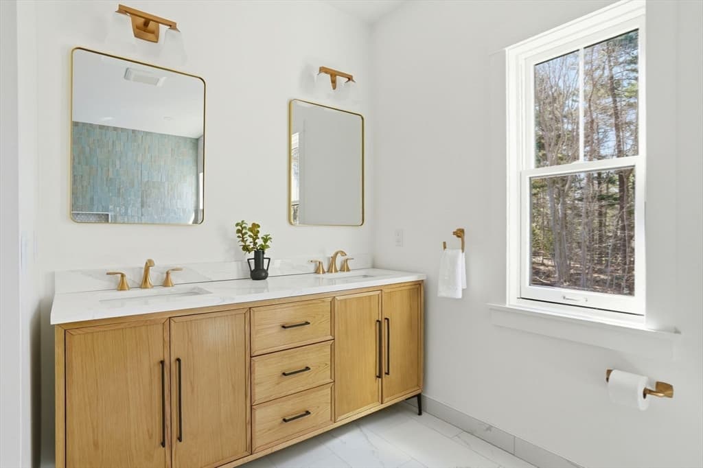 Single Family Residence at 26 Old Pottery Ln, Norwell MA 02061, photo 29 of 41