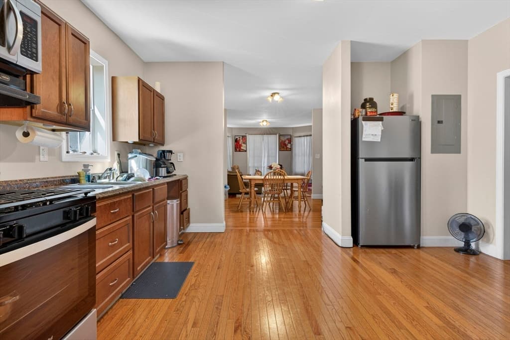 3 Family at 206 Irving Street, Fall River MA 02723, photo 20 of 30