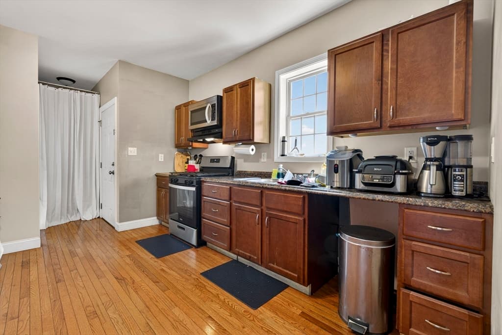 3 Family at 206 Irving Street, Fall River MA 02723, photo 19 of 30