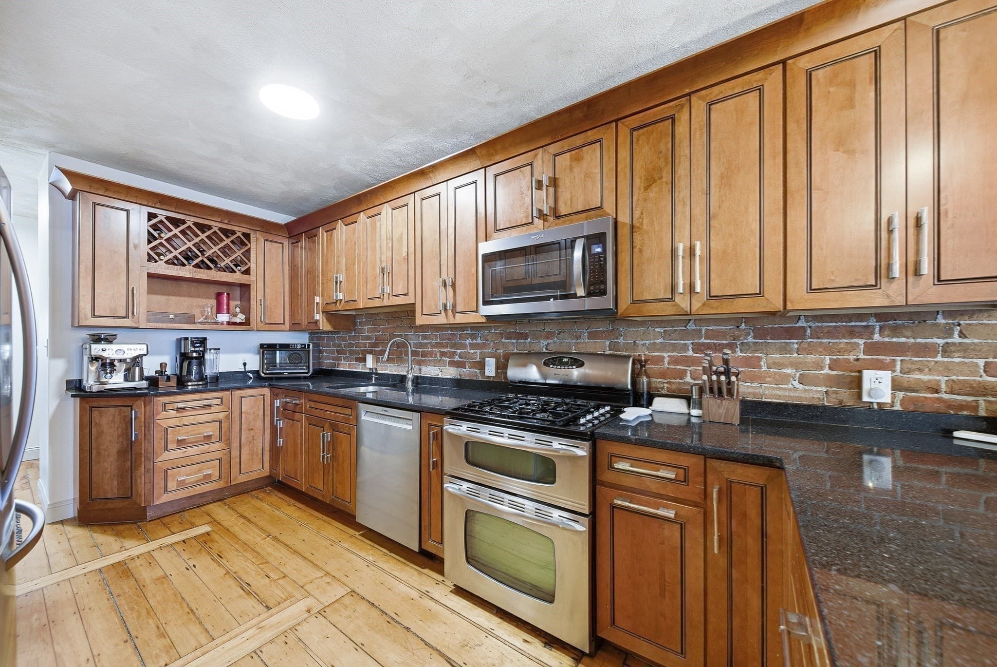 Condominium at 30 Beacon St # 1, Chelsea MA 02150, Chelsea, photo 3 of 39