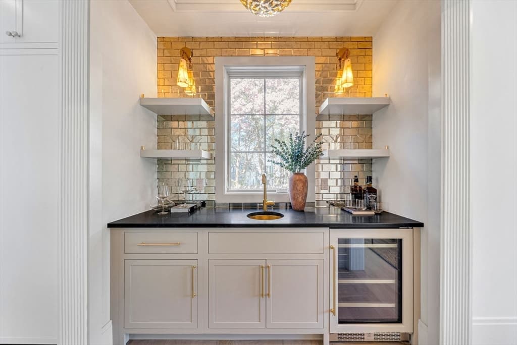 1640 Commonwealth Ave, Newton MA 02465 photo 9