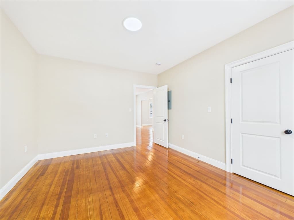 542 King Philip St, Fall River MA 02724 photo 23