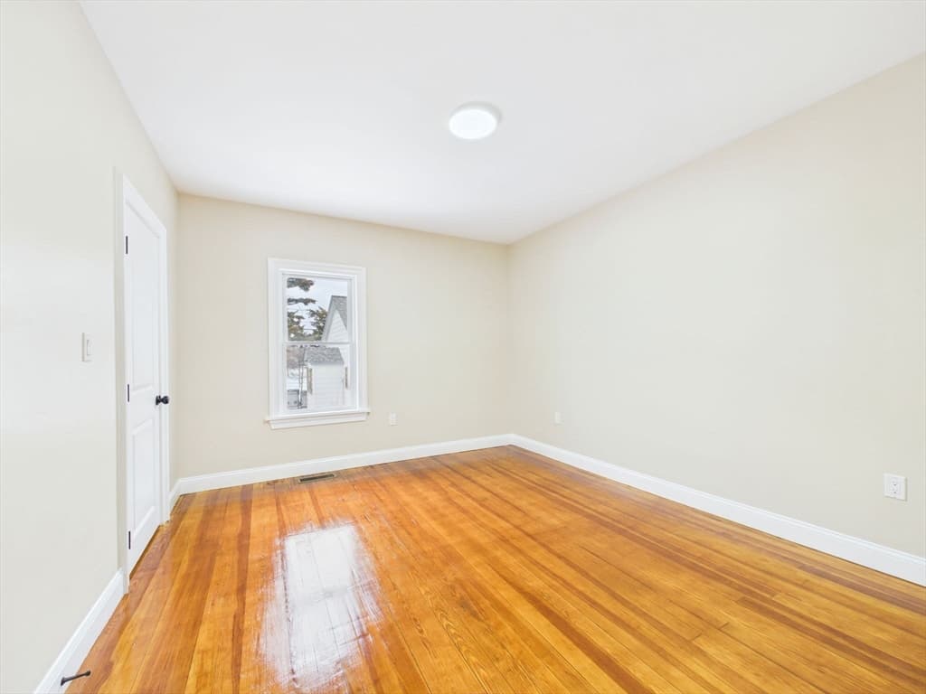 542 King Philip St, Fall River MA 02724 photo 22