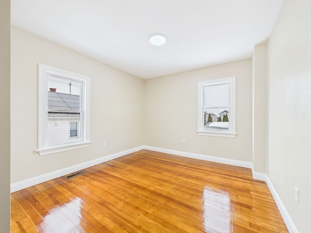 542 King Philip St, Fall River MA 02724 photo 20