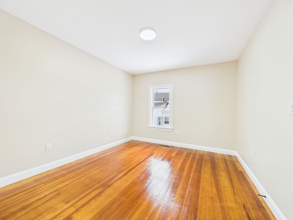 542 King Philip St, Fall River MA 02724 photo 24