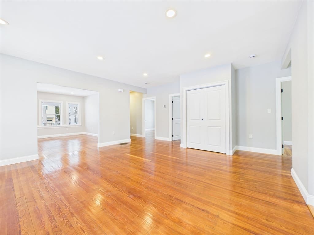 542 King Philip St, Fall River MA 02724 photo 19
