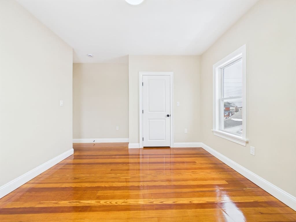 542 King Philip St, Fall River MA 02724 photo 31
