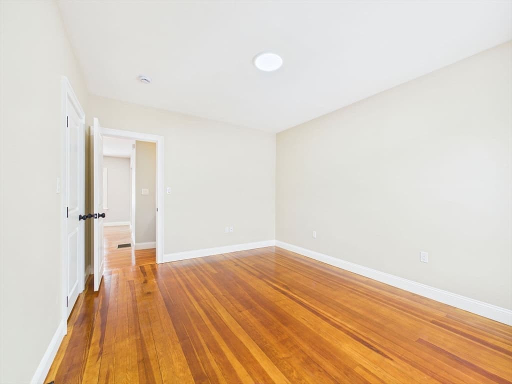 542 King Philip St, Fall River MA 02724 photo 25