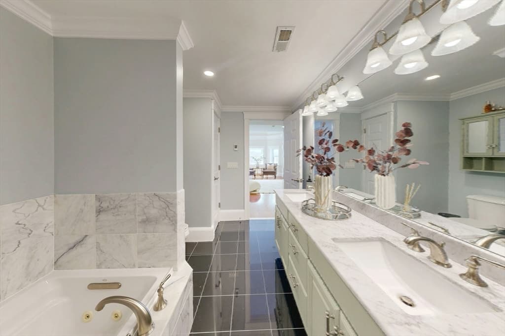 322 Tappan St # 2, Brookline MA 02445 photo 27