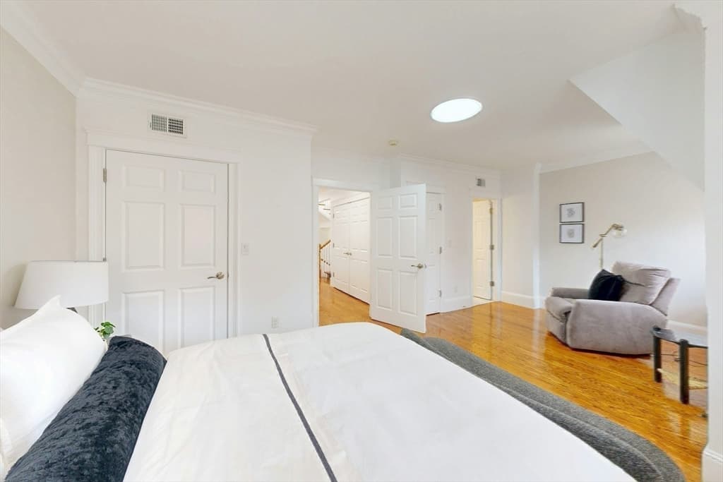 322 Tappan St # 2, Brookline MA 02445 photo 20