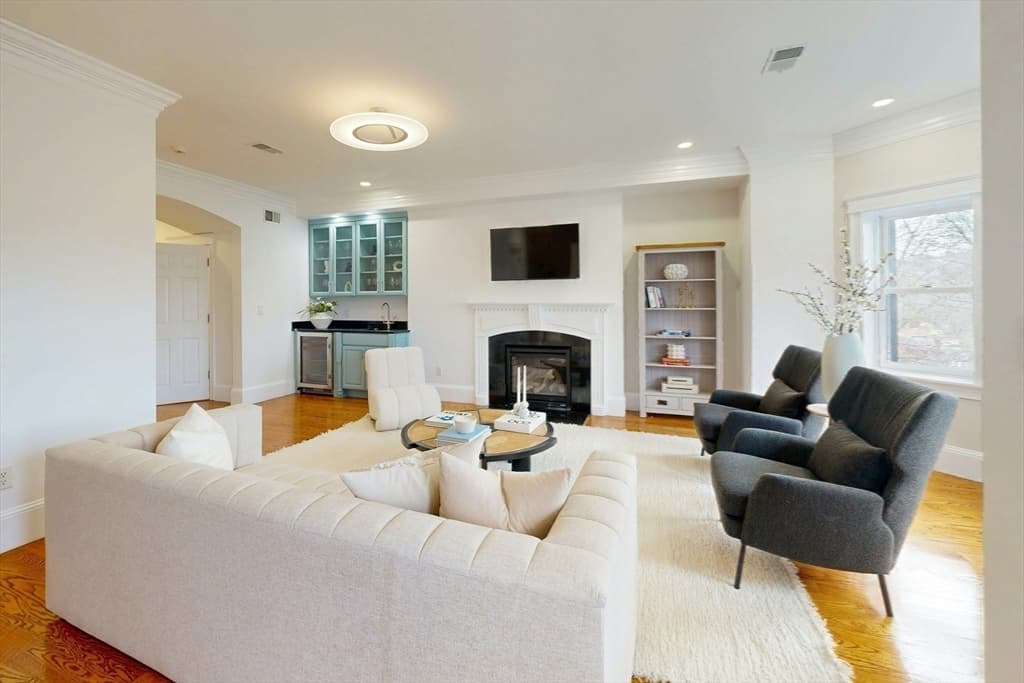 322 Tappan St # 2, Brookline MA 02445 photo 9