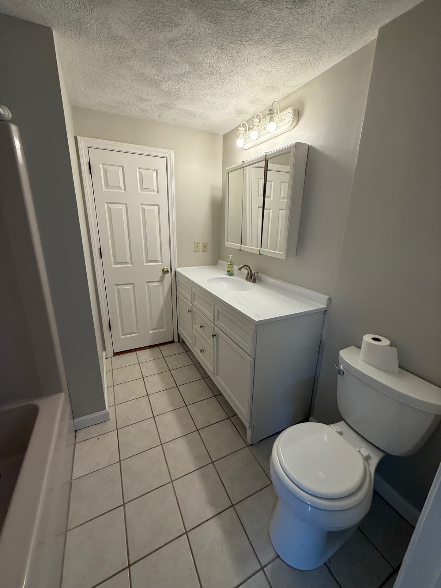Single Family Residence at 22 Leonard Rd, Framingham MA 01701, photo 12 of 29