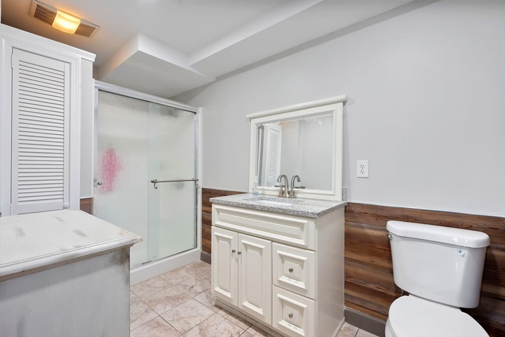 Single Family Residence at 6 Harrington Way, Worcester MA 01604, photo 7 of 17