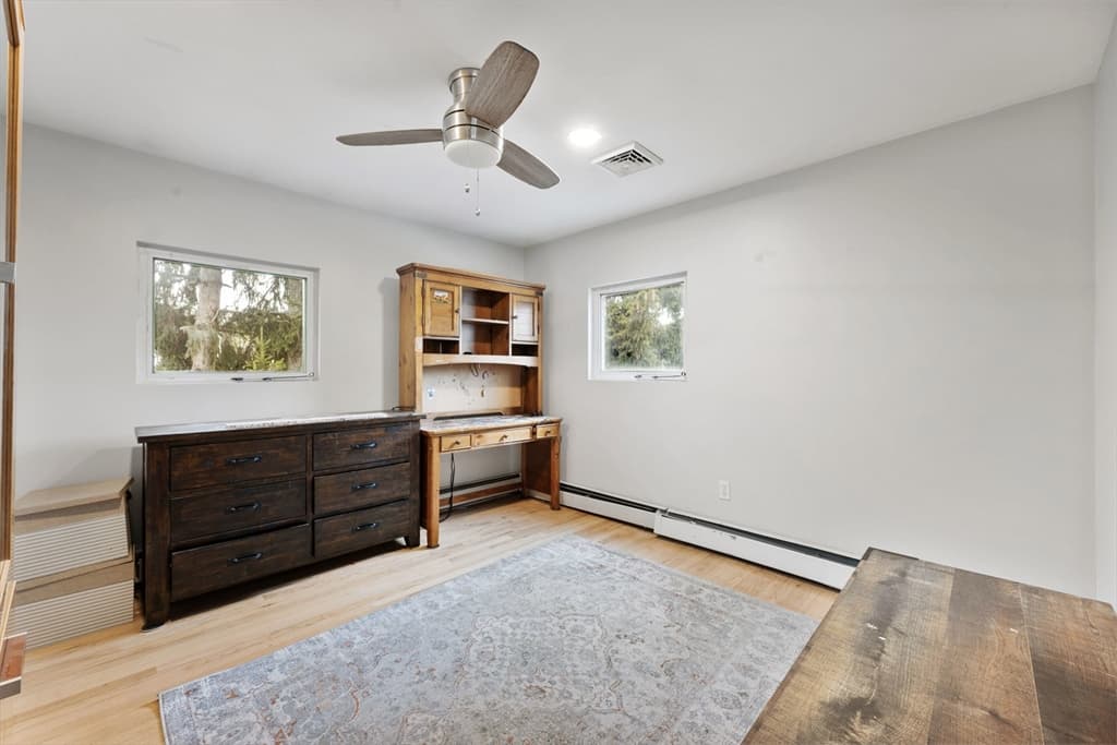 Single Family Residence at 6 Harrington Way, Worcester MA 01604, photo 5 of 17
