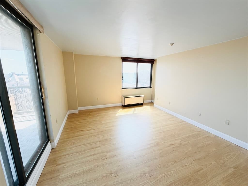 Condominium at 77 Adams Street # 610, Quincy MA 02169, photo 9 of 18