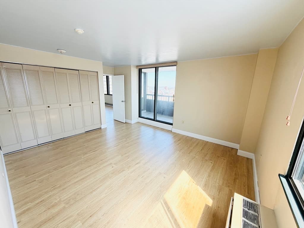 Condominium at 77 Adams Street # 610, Quincy MA 02169, photo 8 of 18