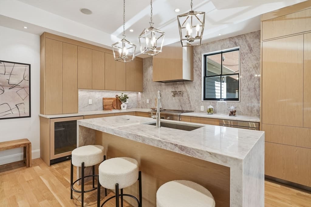 Single Family Residence at 9 Mt Auburn St, Cambridge MA 02138, Cambridge, photo 3 of 33