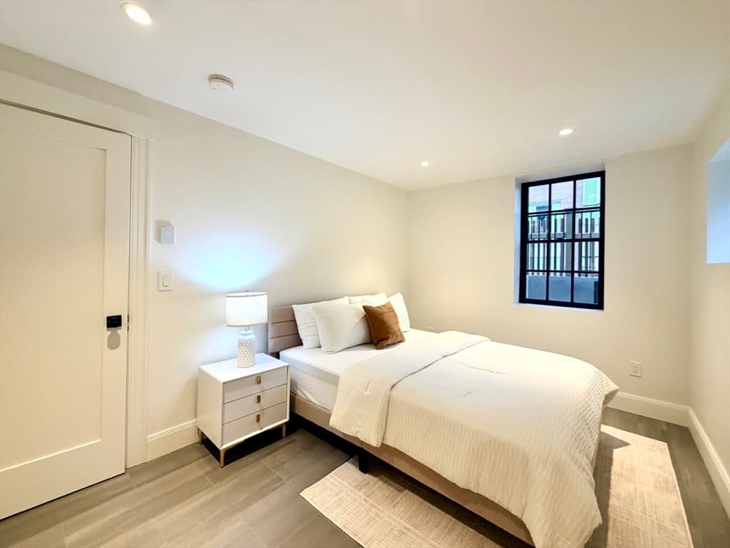 Condominium at 11 Mt Auburn St # A, Cambridge MA 02138, Cambridge, photo 27 of 32