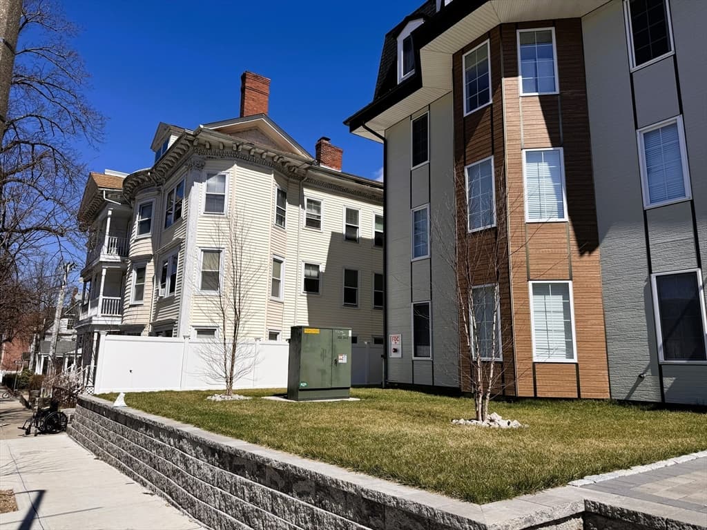 472 Warren, Boston MA 02119