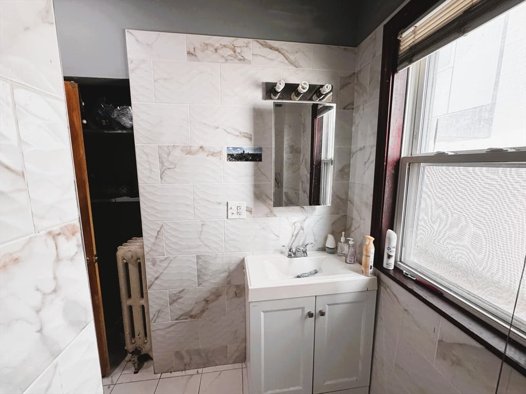 3 Family - 3 Units Up/Down at 472 Warren, Boston MA 02119, photo 5 of 42